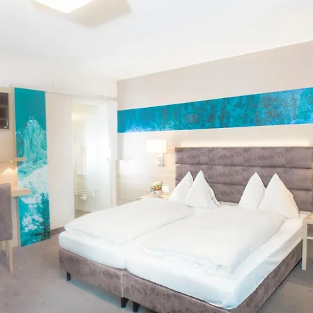 Neue Post Hotel 3*