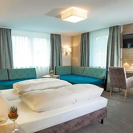 Neue Post Hotel